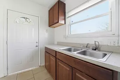 1875 Minnesota Avenue, Columbus, OH 43211 - Photo 12
