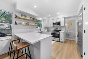 858 Knebworth Ct, Westerville, OH 43081 - Photo 2