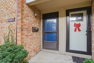 1683 St Albans Ct, Columbus, OH 43220 - Photo 4