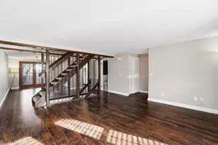 1683 St Albans Ct, Columbus, OH 43220 - Photo 6