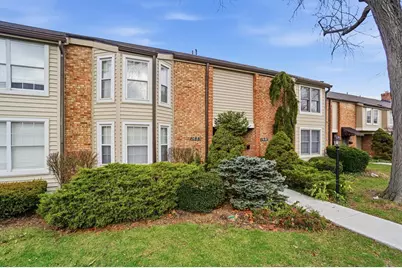 1683 Saint Albans Court #22-83, Columbus, OH 43220 - Photo 2