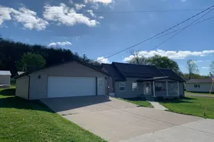 44438 Carbon Hill Buchtel Rd, Nelsonville, OH 45764 - Photo 2