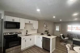 1861 Alvason Ave, Columbus, OH 43219 - Photo 6