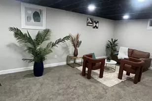 1861 Alvason Ave, Columbus, OH 43219 - Photo 32