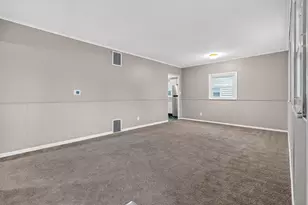 290 S Hampton Rd, Columbus, OH 43213 - Photo 8