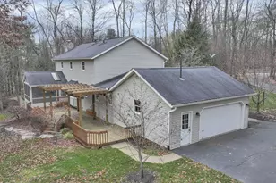 410 Fern Hill Dr, Granville, OH 43023 - Photo 2