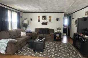 680 E Hunter St, Logan, OH 43138 - Photo 4