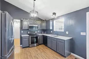 10905 6th St, Clarksburg, OH 43115 - Photo 12