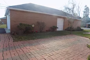 1743 Ardleigh Rd, Columbus, OH 43221 - Photo 2