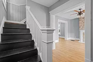 571 Gilbert St, Columbus, OH 43205 - Photo 2