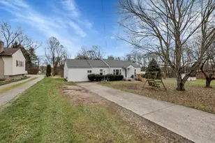 738 N Buena Vista St, Newark, OH 43055 - Photo 6