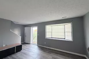 955 Cross Country Dr, Columbus, OH 43235 - Photo 4
