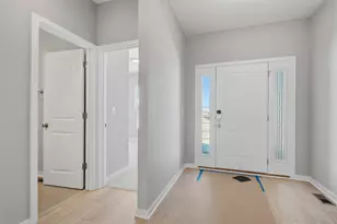 277 Olympic Loop, Commercial Point, OH 43116 - Photo 4