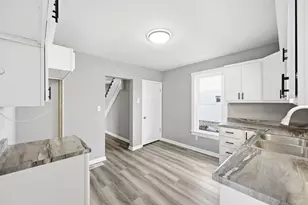 2480 Parkwood Ave, Columbus, OH 43211 - Photo 10