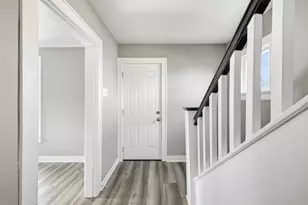 2480 Parkwood Ave, Columbus, OH 43211 - Photo 4