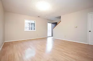 3246 Summerdale Ln, Columbus, OH 43221 - Photo 2