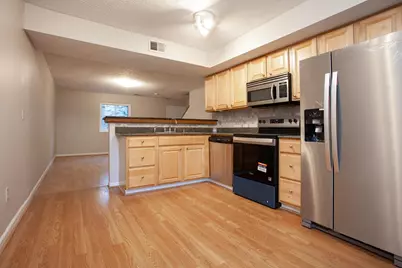 3246 Summerdale Lane #34, Columbus, OH 43221 - Photo 4