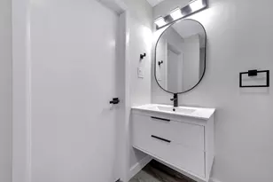 662 Bartfield Dr, Columbus, OH 43207 - Photo 18