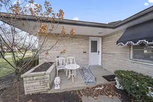 1585 Peace Pl, Columbus, OH 43209 - Photo 4