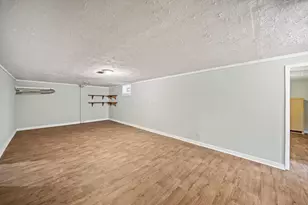 1585 Peace Pl, Columbus, OH 43209 - Photo 24