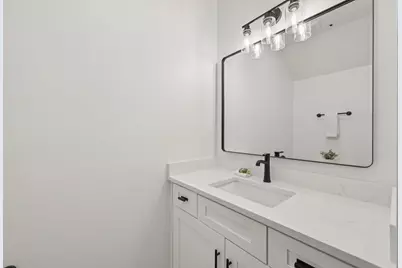 92 E Innis Avenue, Columbus, OH 43207 - Photo 6