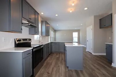 305 Olympic Loop, Commercial Point, OH 43116 - Photo 4