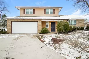 1668 Kildare Pl, Columbus, OH 43228 - Photo 1