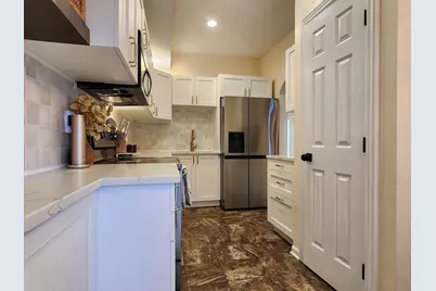 5848 Edge Of Village, Westerville, OH 43081 - Photo 10