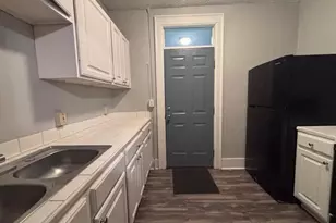 884 E Whittier St, Columbus, OH 43206 - Photo 4