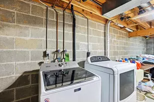 3213 Parkview Cir, Grove City, OH 43123 - Photo 40