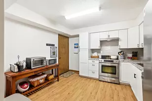 3213 Parkview Cir, Grove City, OH 43123 - Photo 12