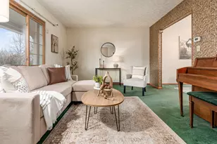 5674 Lindenwood Rd, Columbus, OH 43229 - Photo 2