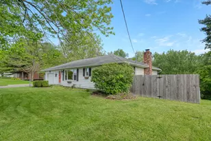 110 Cherry Ln, New Concord, OH 43762 - Photo 4