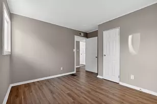 1042 S Hampton Rd, Columbus, OH 43227 - Photo 24