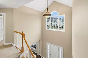 477 Stratshire Ln, Columbus, OH 43230 - Photo 8