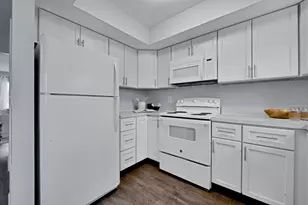 1221 Bethel Rd, Columbus, OH 43220 - Photo 12