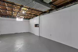 408 Derrer Rd, Columbus, OH 43204 - Photo 30