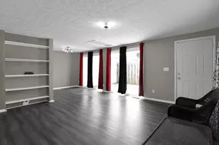 3829 Charbonnett Ct, Columbus, OH 43232 - Photo 2