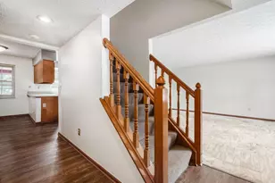 3873 Tweedsmuir Dr, Columbus, OH 43221 - Photo 6
