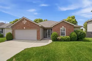 1728 Hunters Ridge Dr, Troy, OH 45373 - Photo 2