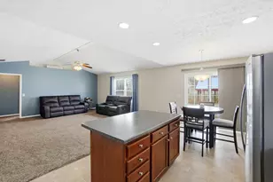 1728 Hunters Ridge Dr, Troy, OH 45373 - Photo 12