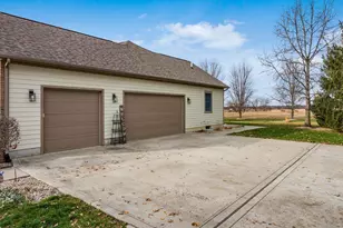 3738 Arrowhead Dr NW, Carroll, OH 43112 - Photo 68