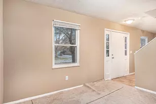 3275 Faycrest Rd, Columbus, OH 43232 - Photo 2