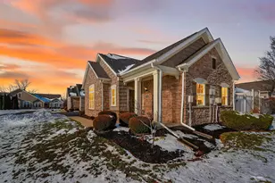 5162 Hayden Woods Ln, Hilliard, OH 43026 - Photo 2