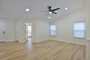 989 Lavender Ln, Columbus, OH 43207 - Photo 6