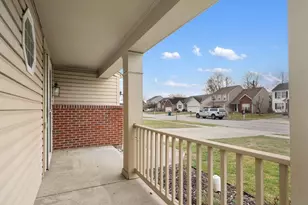 1870 Bay Port Dr, Grove City, OH 43123 - Photo 2