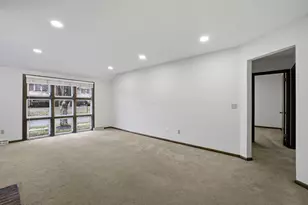 4554 Sandringham Dr, Upper Arlington, OH 43220 - Photo 8