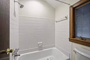 4554 Sandringham Dr, Upper Arlington, OH 43220 - Photo 18