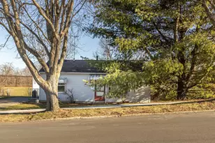 664 N Shoshone Dr, Lancaster, OH 43130 - Photo 2