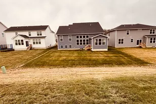 9919 Glenfield Ct, Plain City, OH 43064 - Photo 6